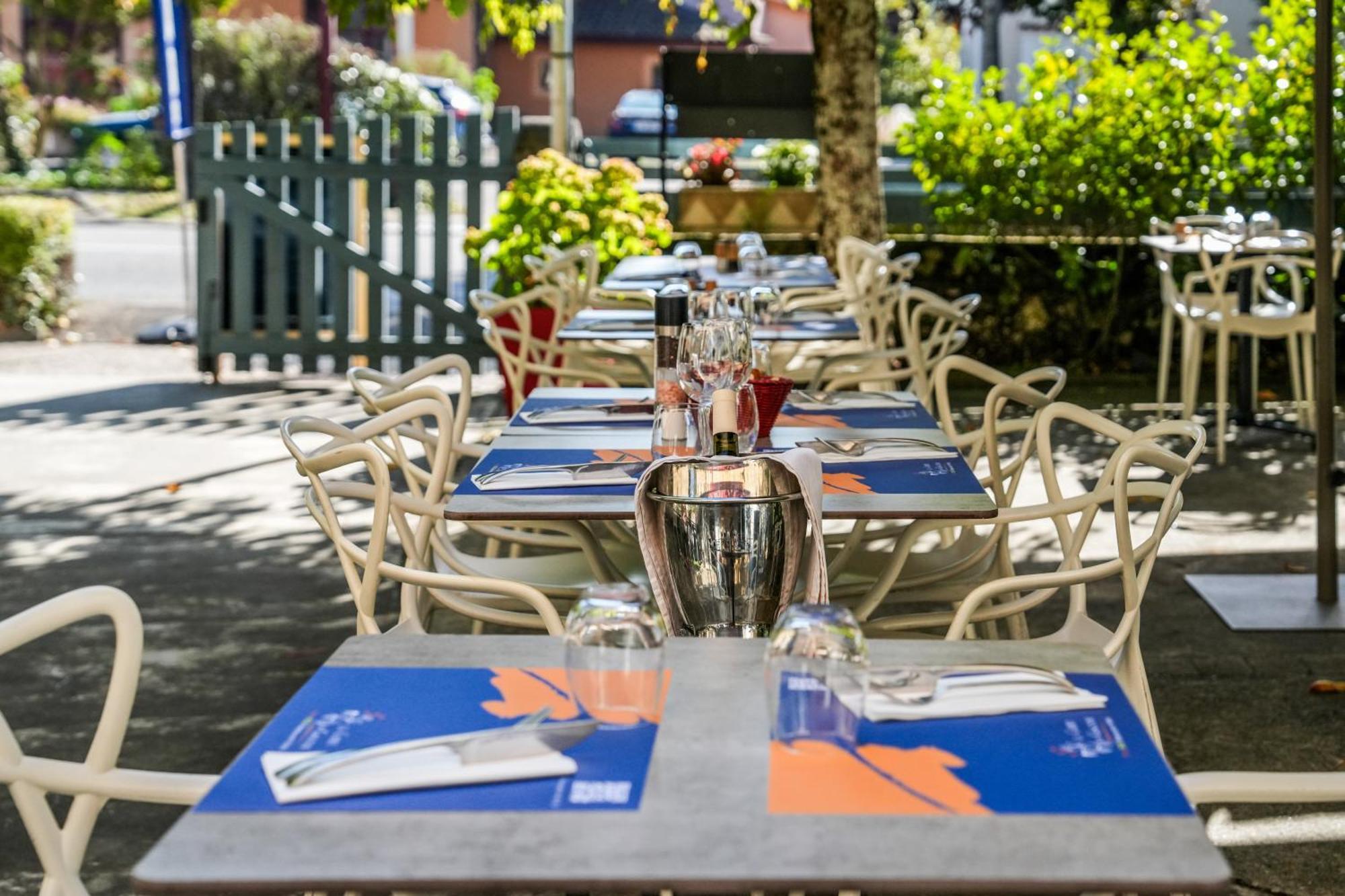 Logis Hotel & Restaurant Le Cadet De Gascogne Saint-Justin  Kültér fotó