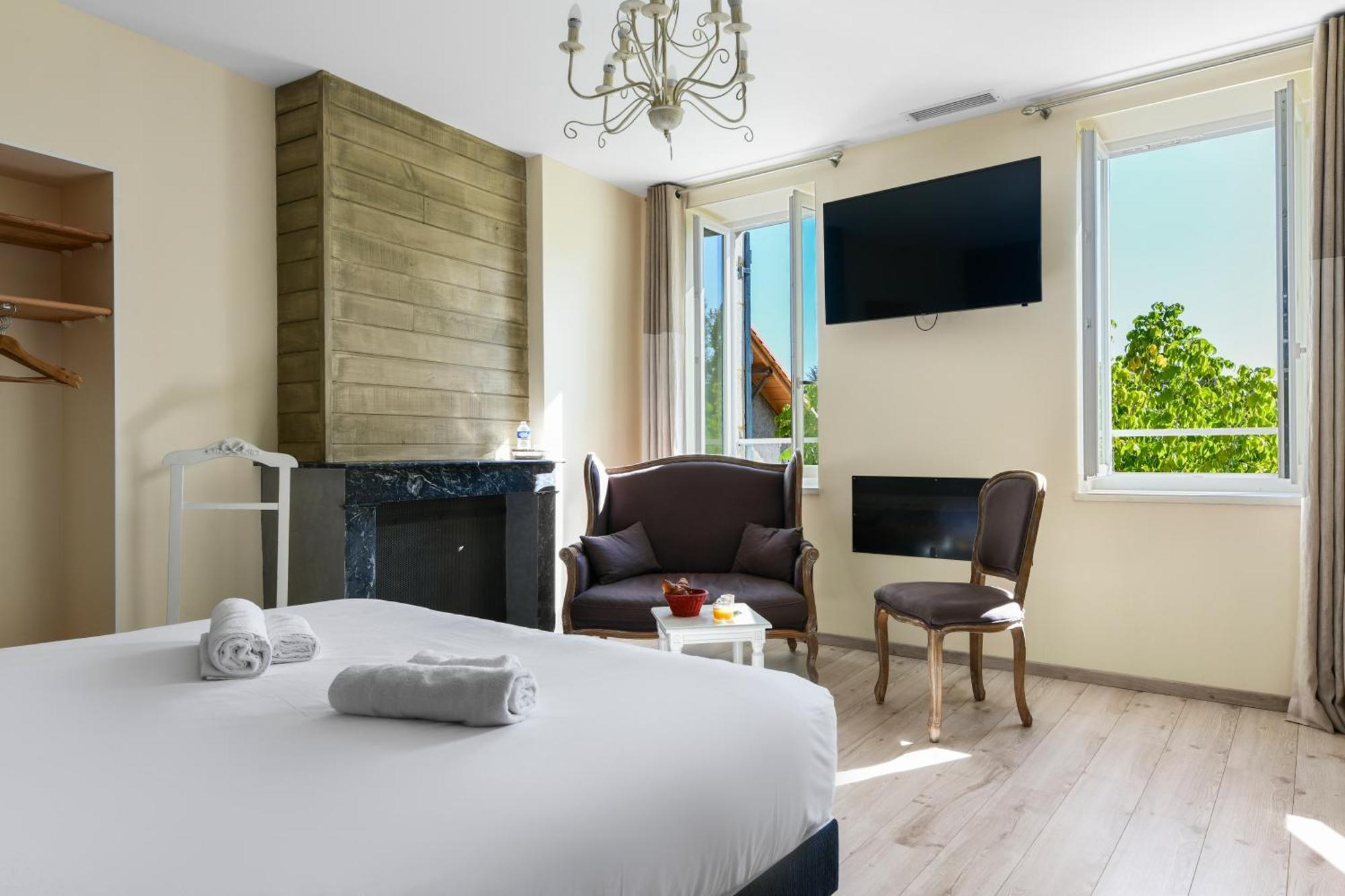 Logis Hotel & Restaurant Le Cadet De Gascogne Saint-Justin  Kültér fotó
